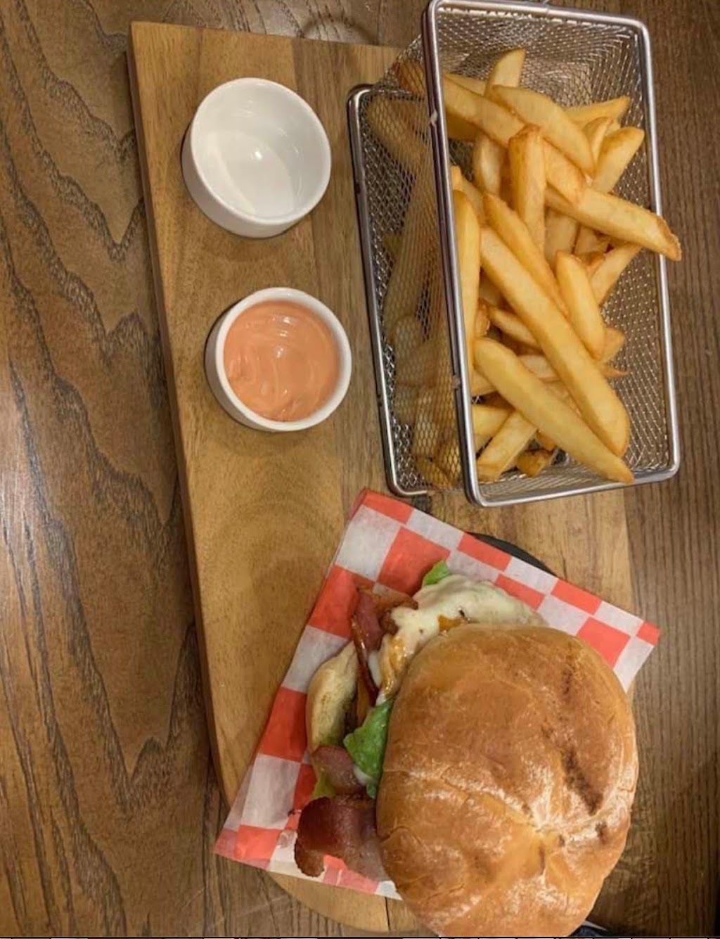 El jardín Restaurant & Bakery | restaurant | 15 Central Square, Boston, MA 02128, USA | 6174185784 OR +1 617-418-5784