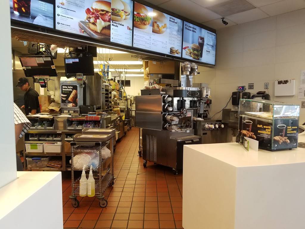 McDonalds | cafe | 501 Beaumont Ave, Beaumont, CA 92223, USA | 9517693949 OR +1 951-769-3949