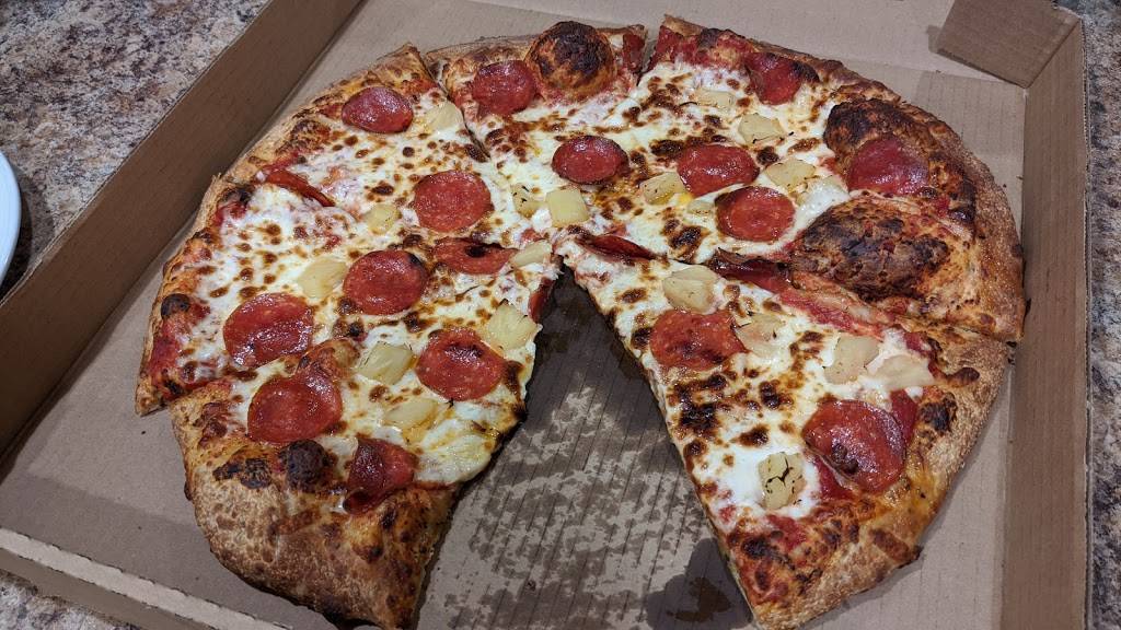 Amazing Pizza and Wings | restaurant | 103 W Main St, Henderson, TN 38340, USA | 7314351494 OR +1 731-435-1494