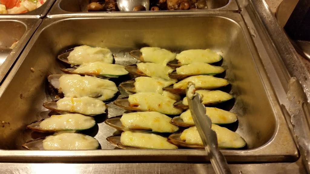 Golden Buffet | restaurant | 1615 E Main St, Reedsburg, WI 53959, USA | 6085245280 OR +1 608-524-5280