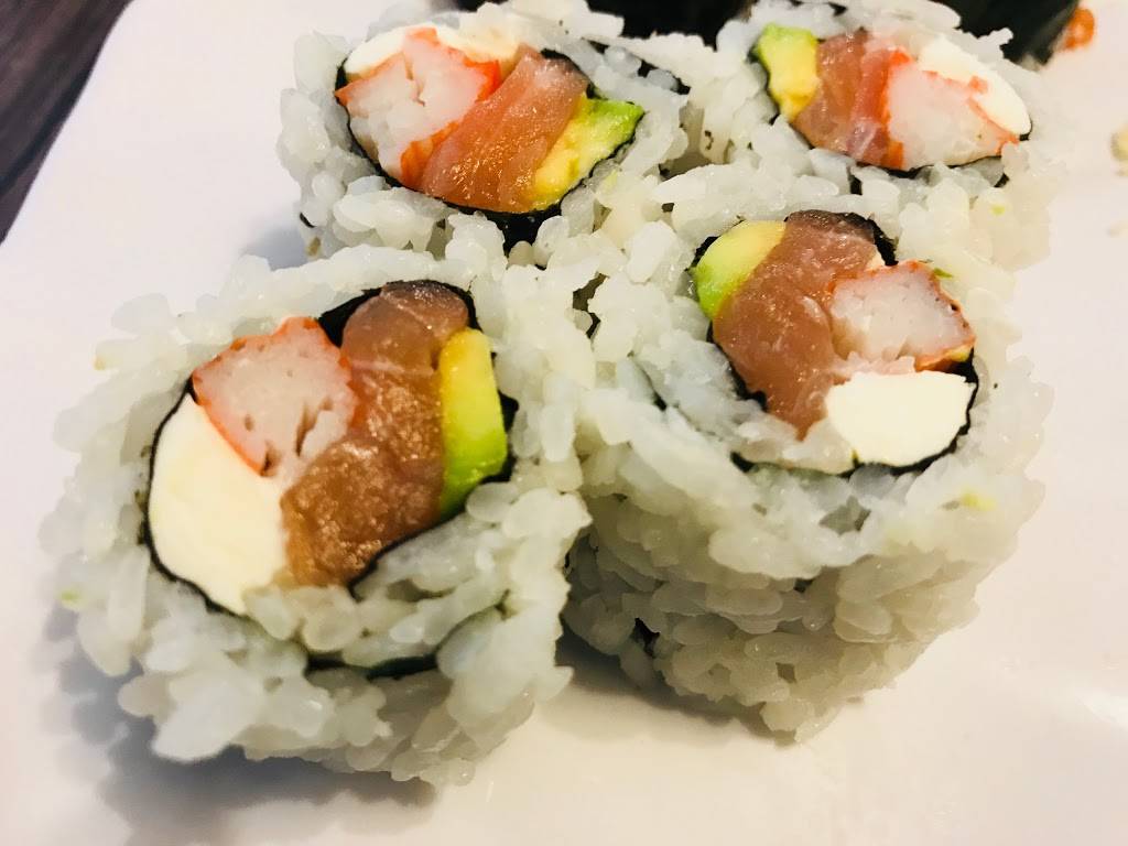 Sushi Rock | meal delivery | 2359 Yonge St, Toronto, ON M4P 2C8, Canada | 4164833888 OR +1 416-483-3888