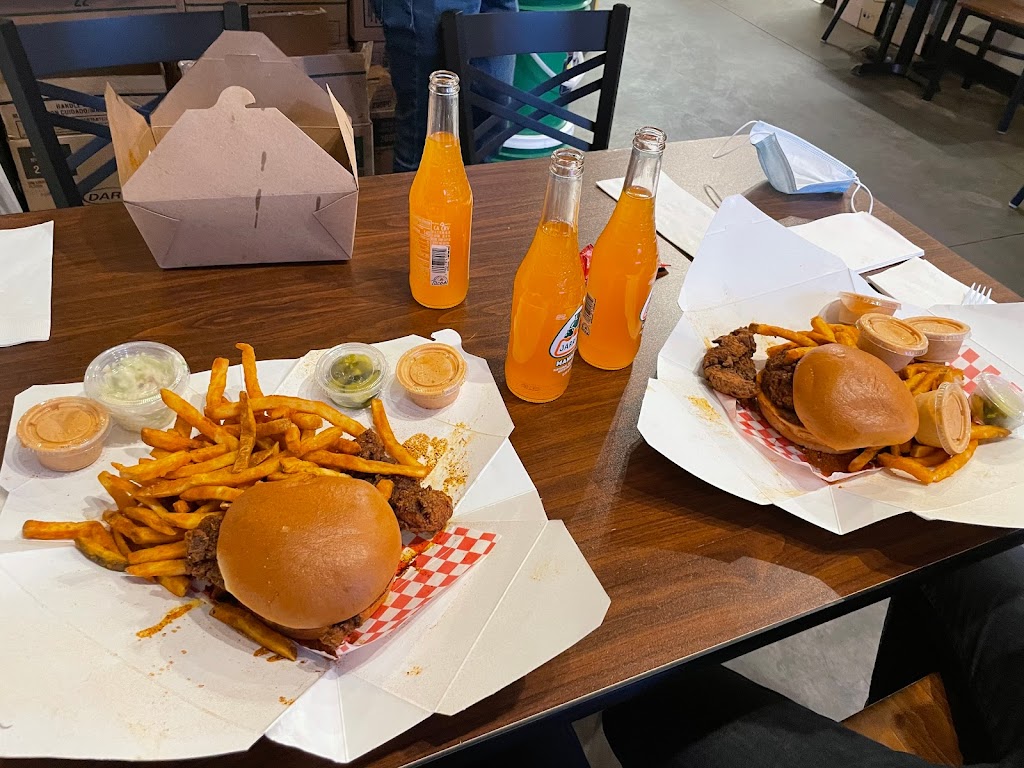 Nashville Coop | restaurant | 300 Snelling Ave S, St Paul, MN 55105, USA | 6513306737 OR +1 651-330-6737