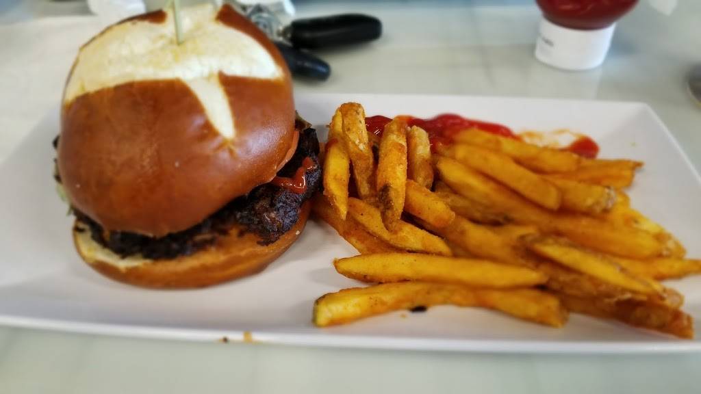 Nick & Mike Bar and Grill | restaurant | 11524 N Tryon St #7, Charlotte, NC 28262, USA | 9803350405 OR +1 980-335-0405