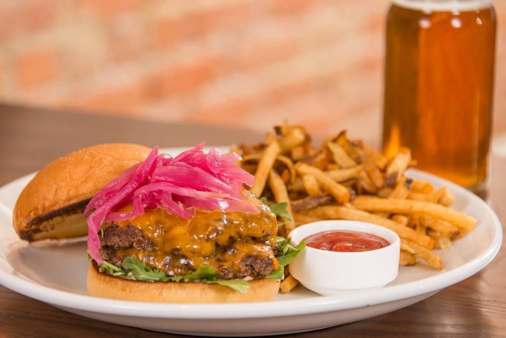 East Coast Provisions | restaurant | 3411 W Cary St, Richmond, VA 23221, USA | 8043533411 OR +1 804-353-3411