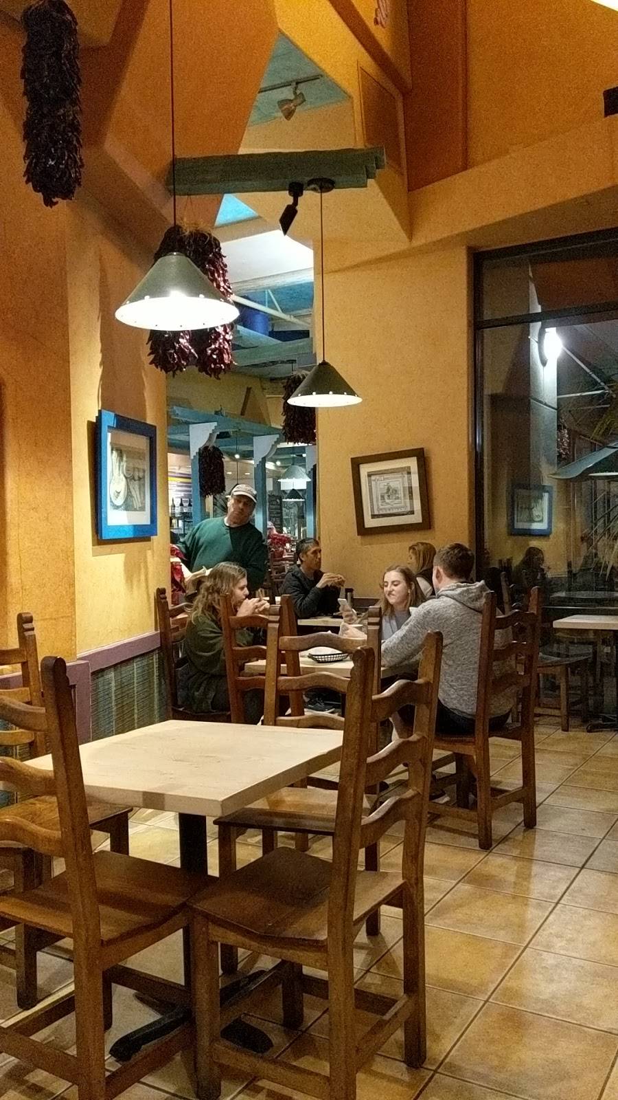 Dos Coyotes Border Cafe | restaurant | 2191 Cowell Blvd, Davis, CA 95618, USA | 5307581400 OR +1 530-758-1400