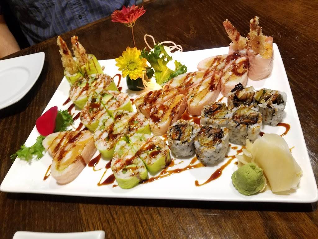 Sumo Sushi and Hibachi | cafe | 5302, 2936 N Broadway, Chicago, IL 60657, USA | 7734778510 OR +1 773-477-8510