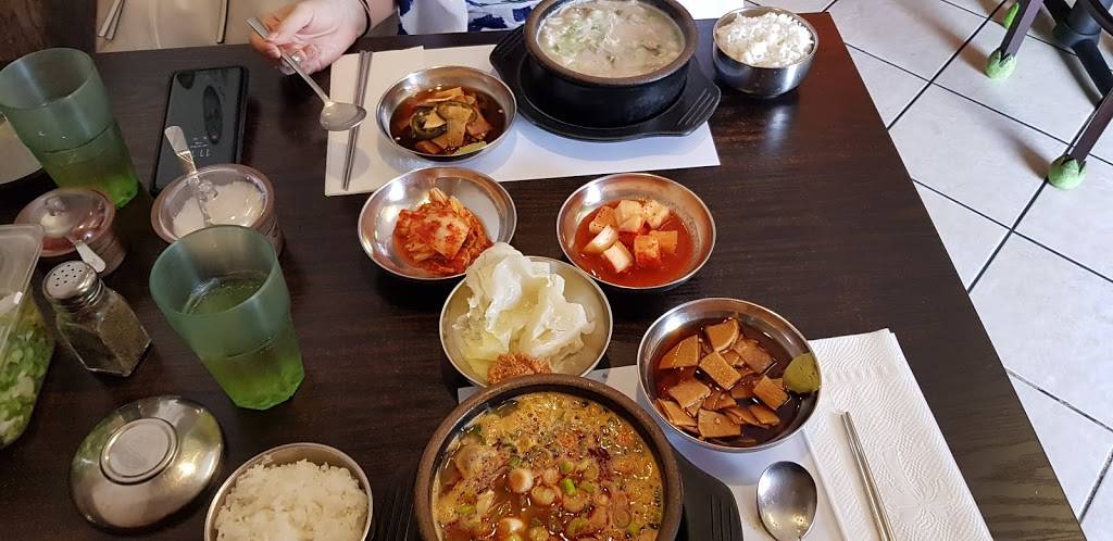 Shin Chon Korean Restaurant | restaurant | 3033 W 6th St #103, Los Angeles, CA 90020, USA | 2133652233 OR +1 213-365-2233