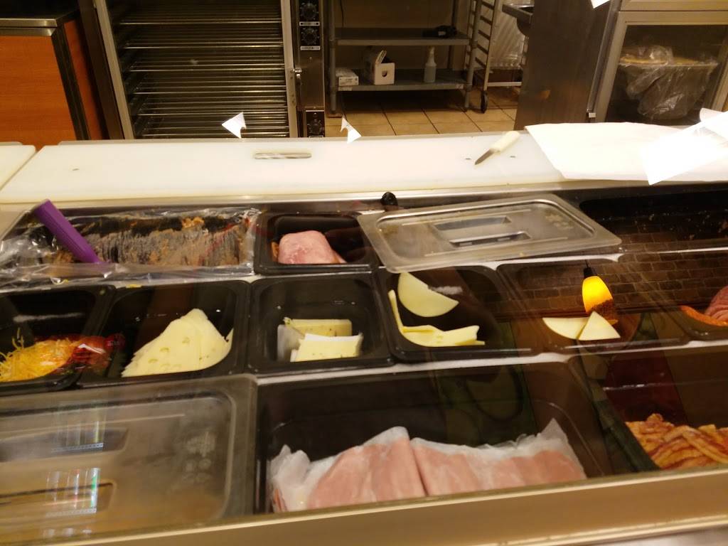 Subway Restaurants | restaurant | Seco Canyon Plaza, 27984 Seco Canyon Rd #302, Santa Clarita, CA 91350, USA | 6612639973 OR +1 661-263-9973