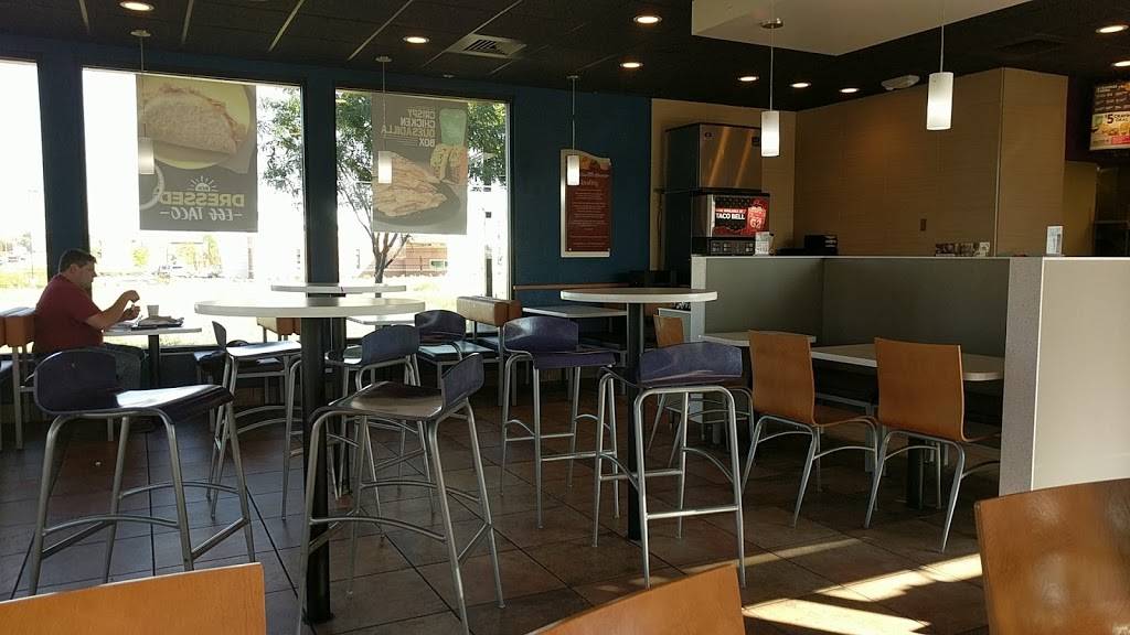 Taco Bell | meal takeaway | 15450 E 104th Ave, Commerce City, CO 80022, USA | 3032863970 OR +1 303-286-3970