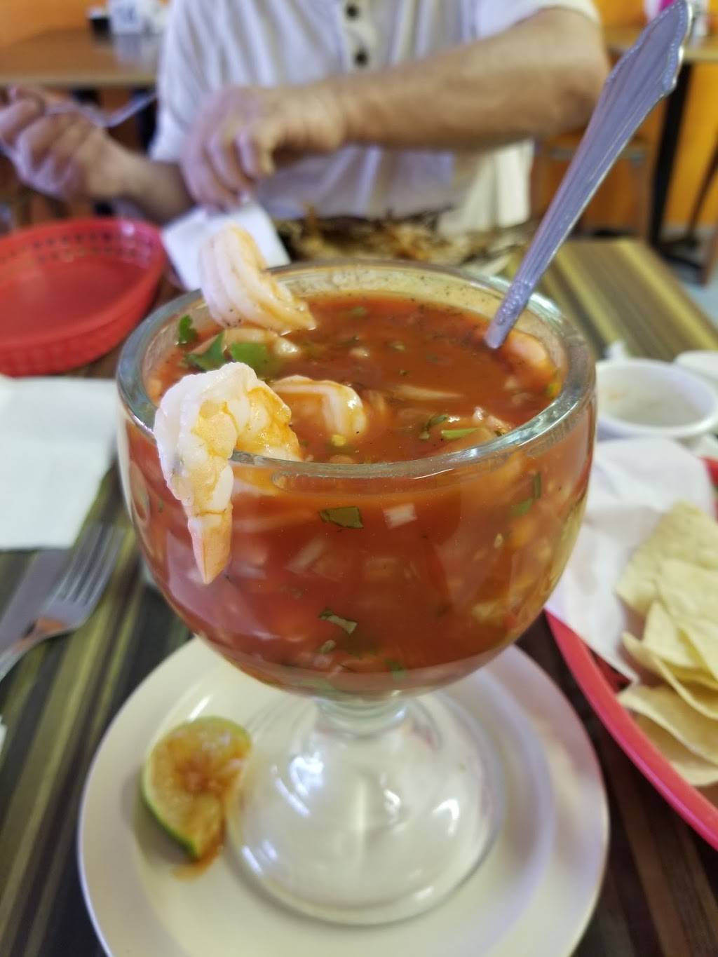 Los Perez Family Restaurant | restaurant | 4938 US HWY 17 N, Bowling Green, FL 33834, USA | 8134932743 OR +1 813-493-2743