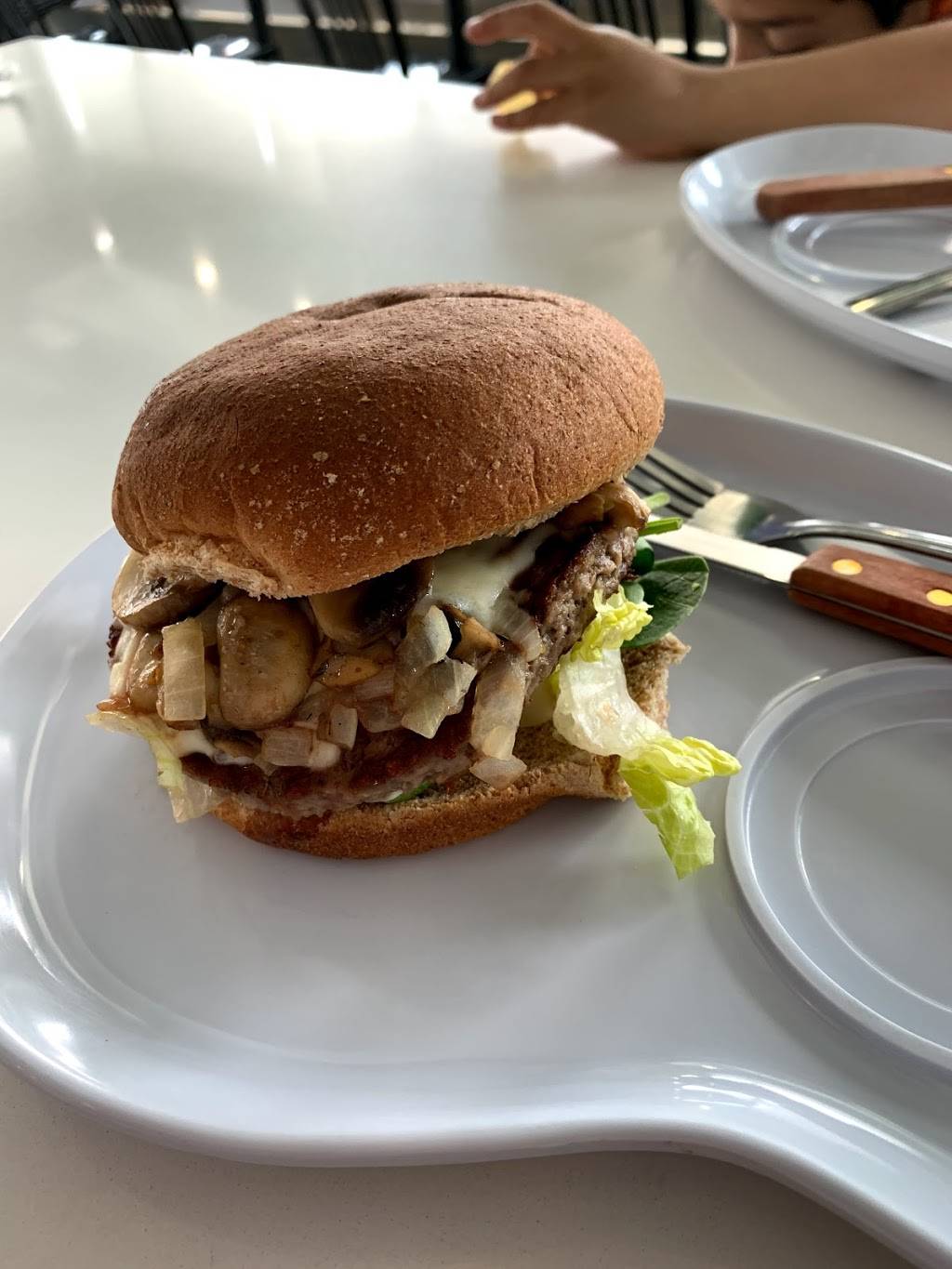 Muscle Maker Grill Heights | restaurant | 2400 N Shepherd Dr, Houston, TX 77008, USA | 7134856644 OR +1 713-485-6644