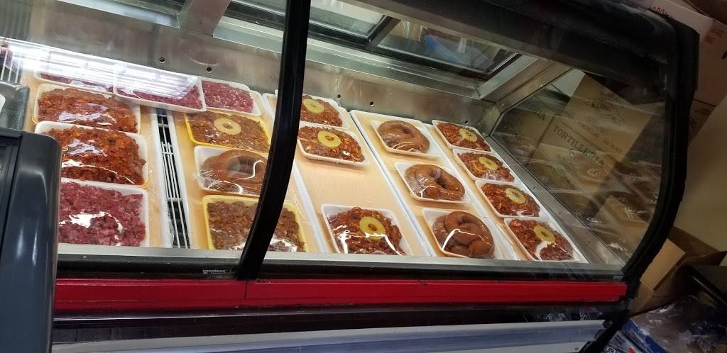 Luceros Supermarket and Mexican Restaurant | restaurant | 211 W St Paul St, Spring Valley, IL 61362, USA | 8156638425 OR +1 815-663-8425