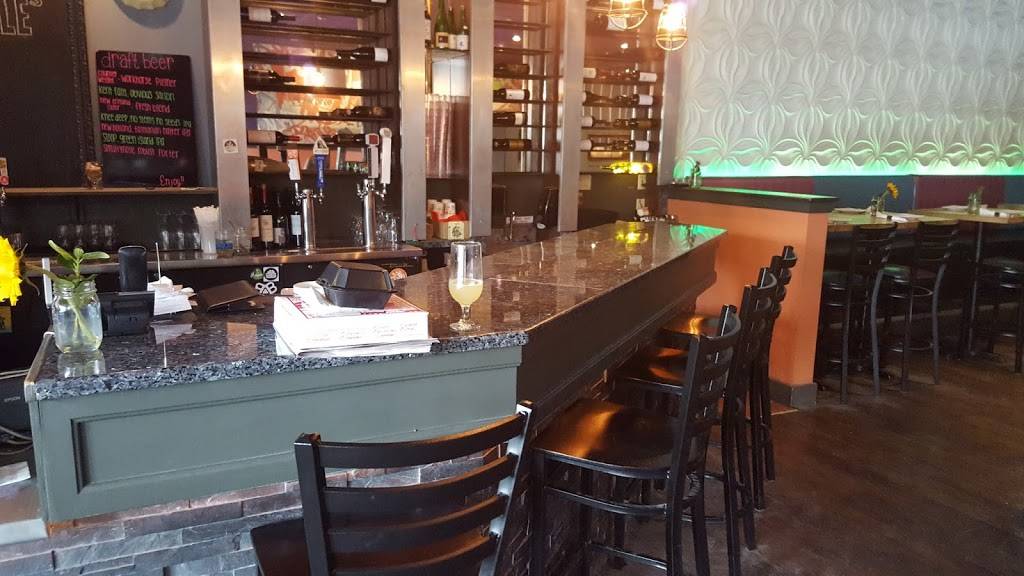 Camilles Wood Fired Pizza | restaurant | 23 Fieldstone Commons, Tolland, CT 06084, USA | 8608966976 OR +1 860-896-6976