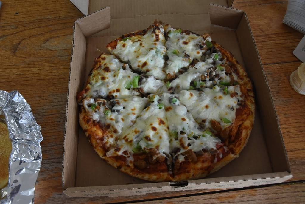 T&L’s Pizza Plus | restaurant | 703 6th St, Parkersburg, IA 50665, USA | 3193462390 OR +1 319-346-2390