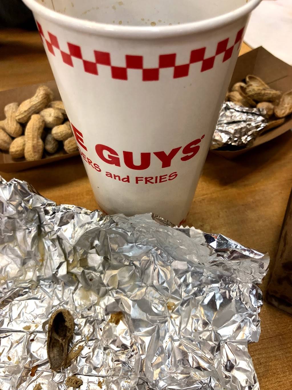 Five Guys | meal takeaway | 701 N Milwaukee Ave, Vernon Hills, IL 60061, USA | 8476803810 OR +1 847-680-3810