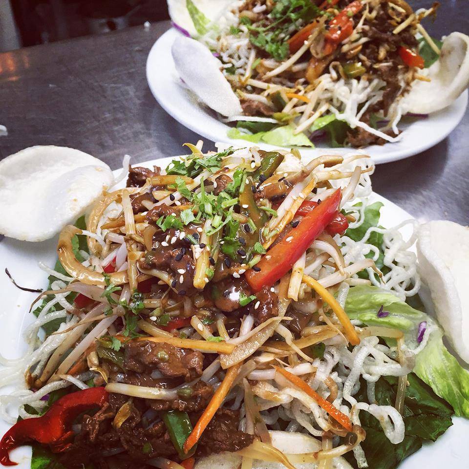 Chez Linh | restaurant | 900 Rue King Ouest, Sherbrooke, QC J1H 1S2, Canada | 8195657071 OR +1 819-565-7071