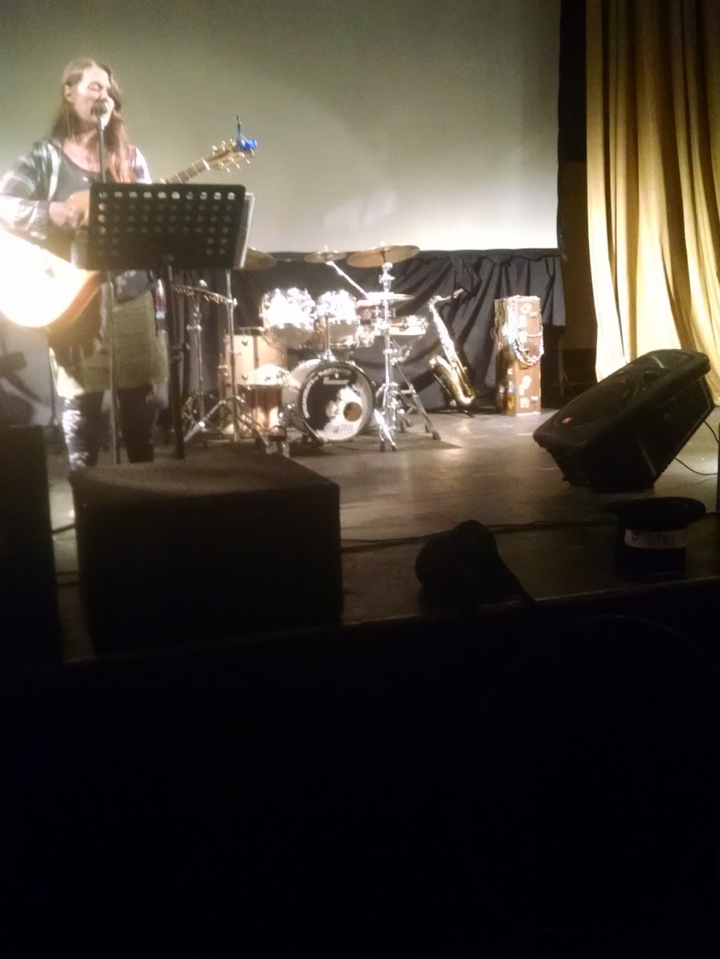 Weed Palace Theater | restaurant | 192 Main St, Weed, CA 96094, USA | 5303402262 OR +1 530-340-2262