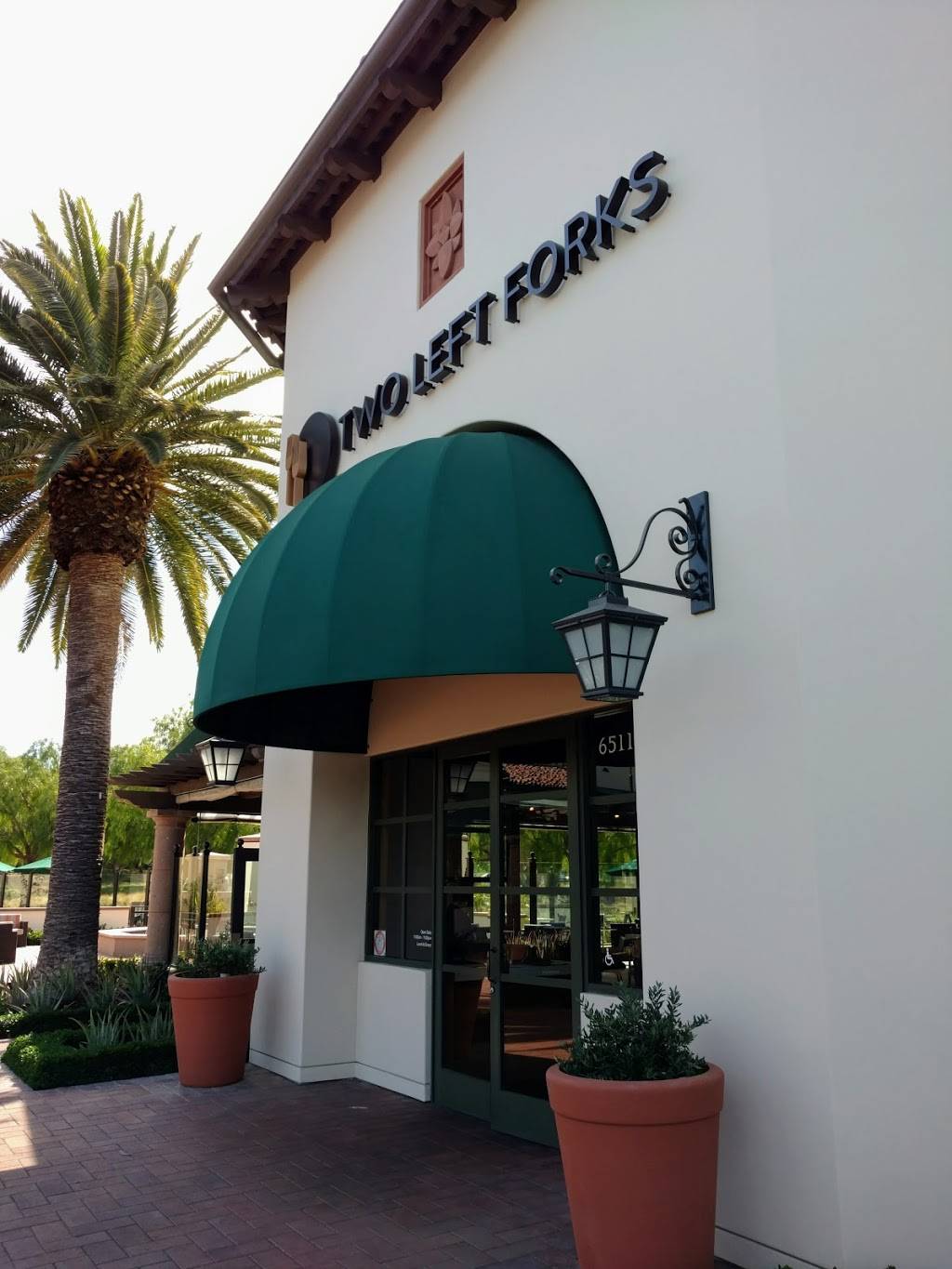 Two Left Forks | restaurant | 6511 Quail Hill Pkwy, Irvine, CA 92603, USA | 9493876700 OR +1 949-387-6700