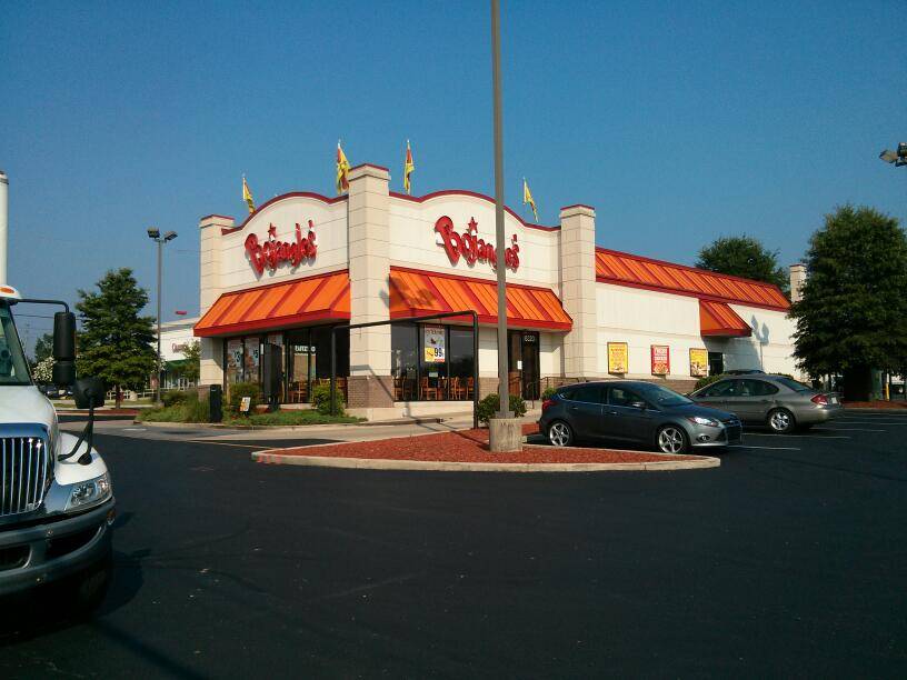 Bojangles Famous Chicken n Biscuits | meal takeaway | 8320 Annapolis Rd, New Carrollton, MD 20784, USA | 3013065516 OR +1 301-306-5516