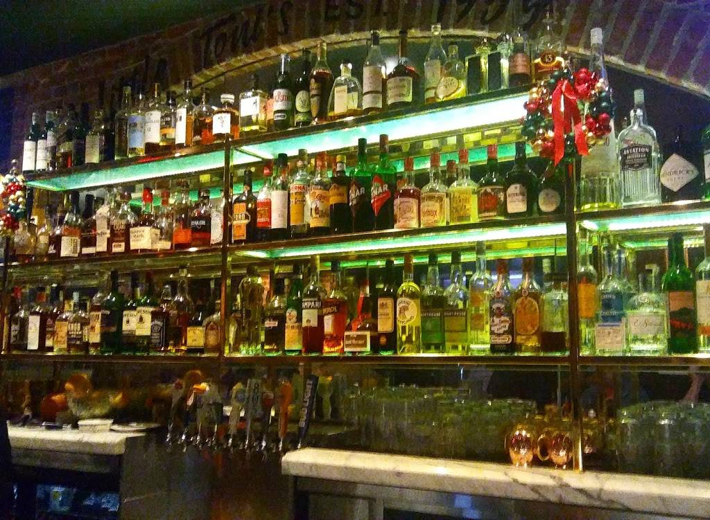 Little Tonis | restaurant | 4745 Lankershim Blvd, North Hollywood, CA 91602, USA | 8187630131 OR +1 818-763-0131