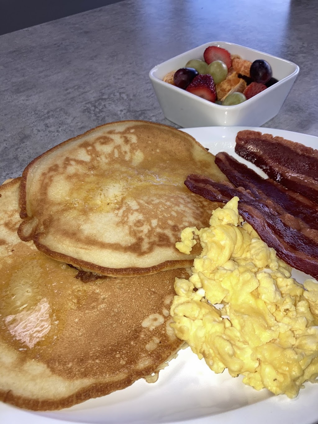 4 Us Cafe & bakery | restaurant | 5310 Orient Rd, Tampa, FL 33610, USA | 8132465590 OR +1 813-246-5590