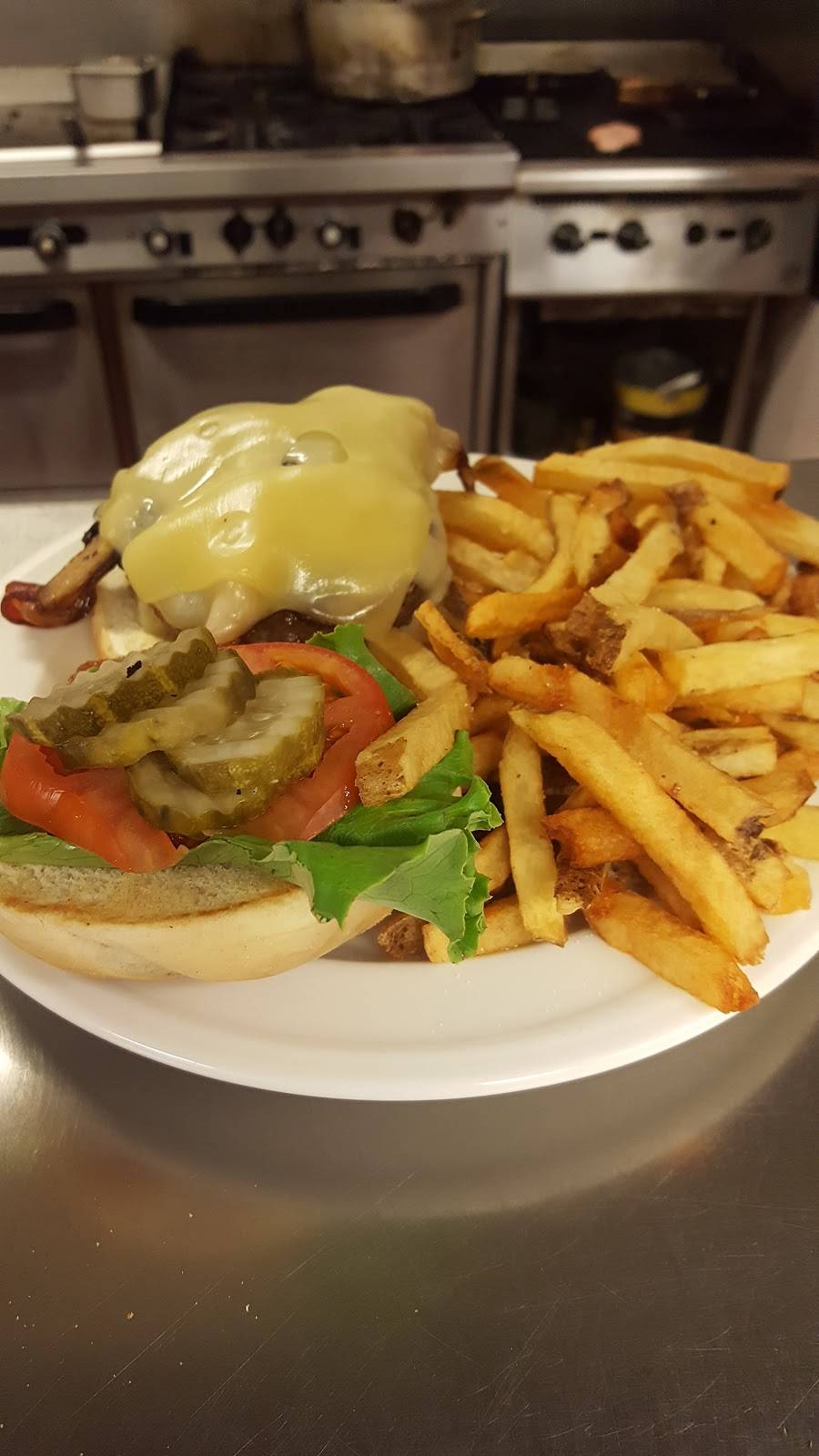 Buckhorn Grill & Pub | restaurant | 1801 Cabelas Ln, Prairie du Chien, WI 53821, USA | 6083265717 OR +1 608-326-5717