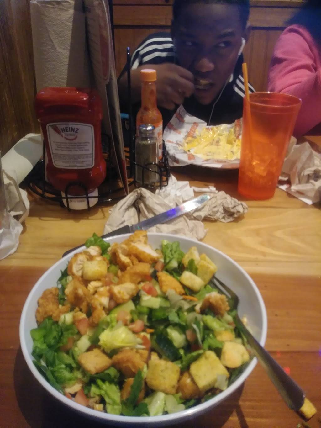 Hooters | meal takeaway | 15300 South La Grange Road, Orland Park, IL 60462, USA | 7084604088 OR +1 708-460-4088