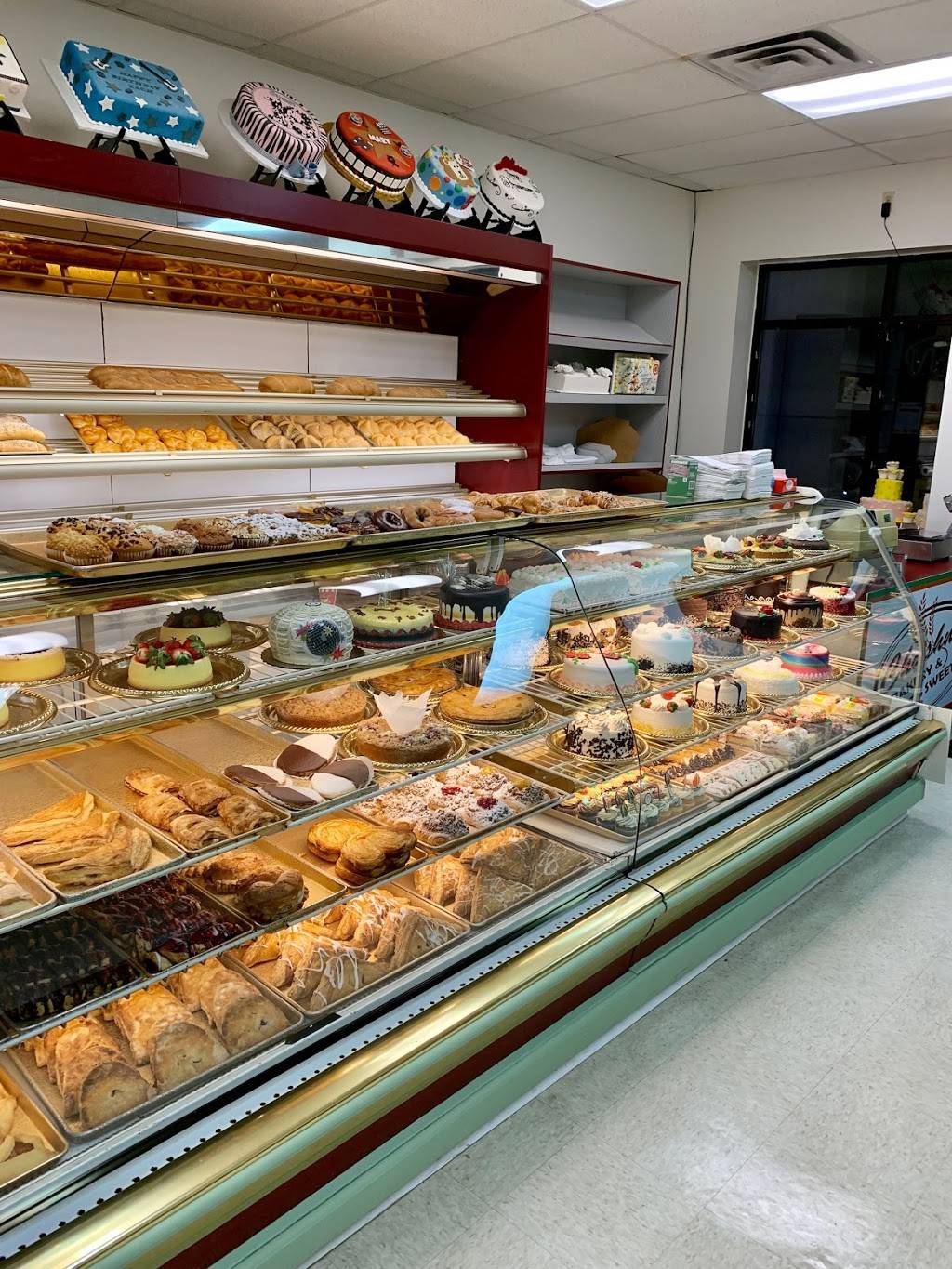 Chashni Bakery & Sweets | restaurant | 3211 NJ-27, Franklin Park, NJ 08823, USA | 7323057687 OR +1 732-305-7687