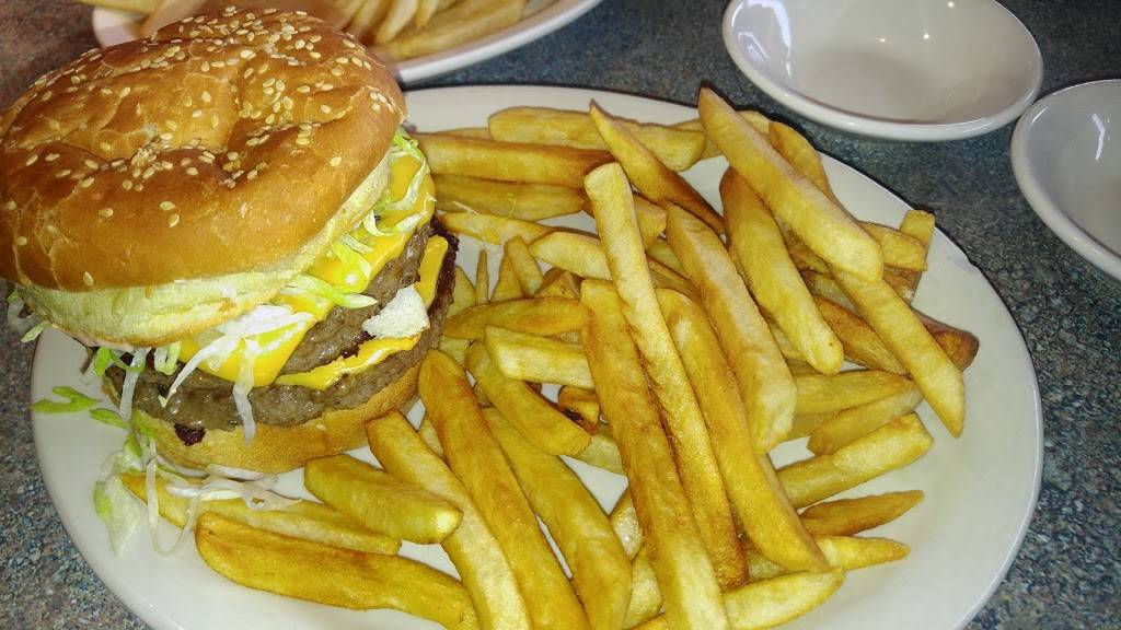 Rams Horn Restaurant | restaurant | 32435 Grand River Ave, Farmington, MI 48336, USA | 2484715511 OR +1 248-471-5511