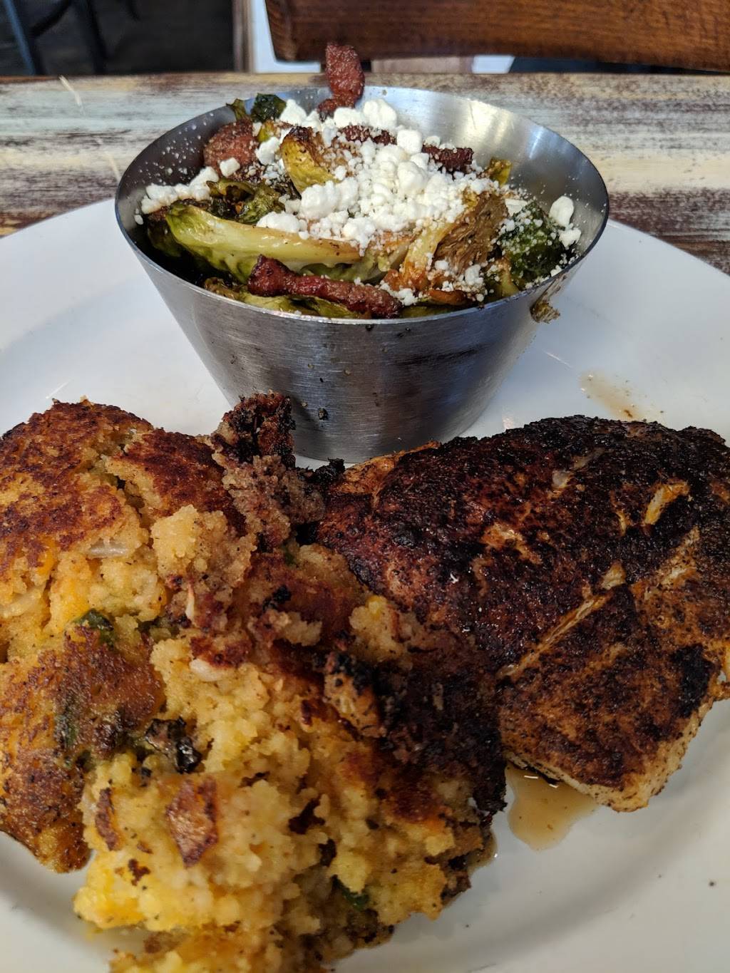 Leroys Southern Kitchen & Bar | restaurant | 201 W Marion Ave, Punta Gorda, FL 33950, USA | 9415052489 OR +1 941-505-2489