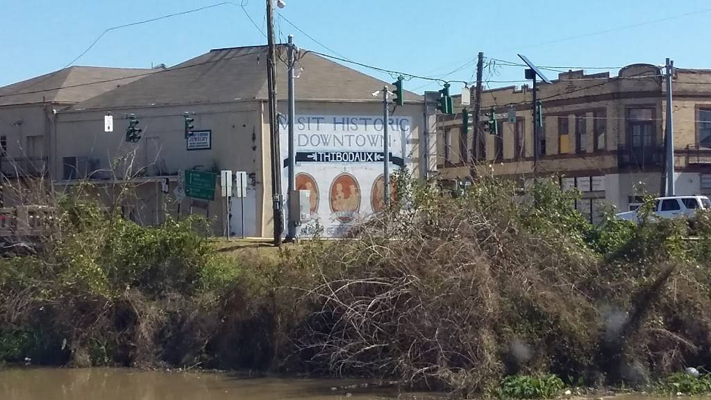 Bubbas II of Thibodaux Seafood Restaurant & Sports Lounge | restaurant | 764 Bayou Rd, Thibodaux, LA 70301, USA | 9854465117 OR +1 985-446-5117