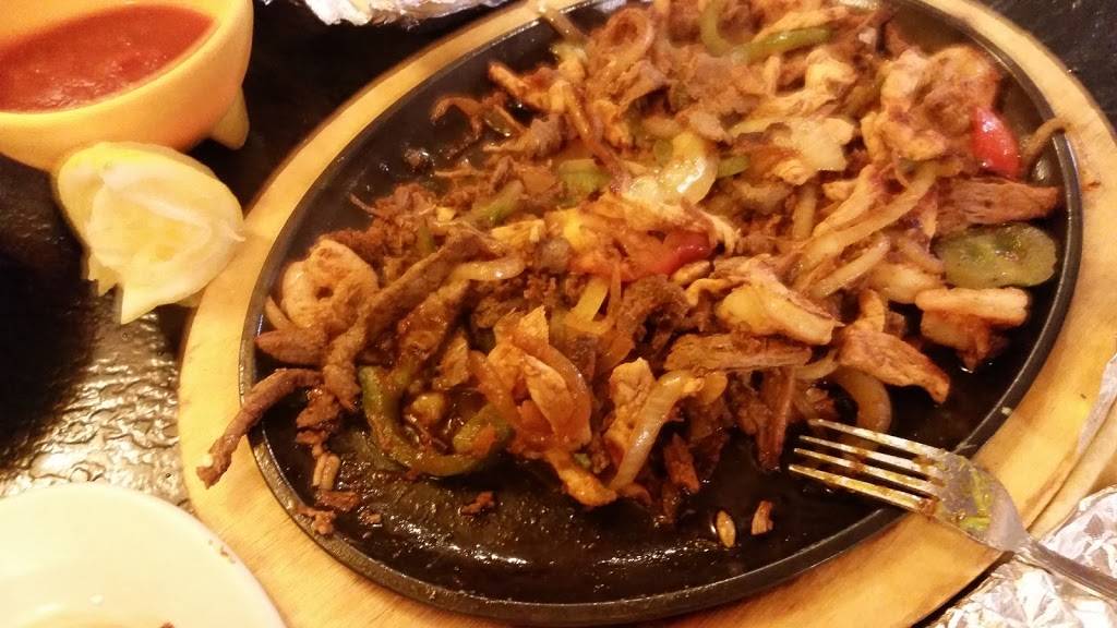 Los Rancheros Mexican Restaurant | restaurant | 7437 Pendleton Pike, Indianapolis, IN 46226, USA | 3175472920 OR +1 317-547-2920