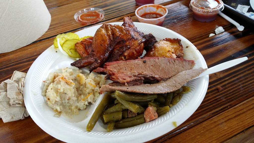 The Big Bib BBQ | restaurant | 104 Lanark Dr, San Antonio, TX 78218, USA | 2106548400 OR +1 210-654-8400