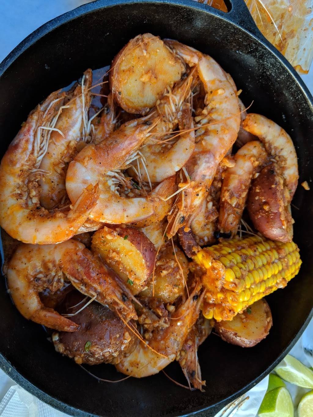 On The Hook | restaurant | 2445 E Imperial Hwy ste m, Brea, CA 92821, USA | 7146715886 OR +1 714-671-5886