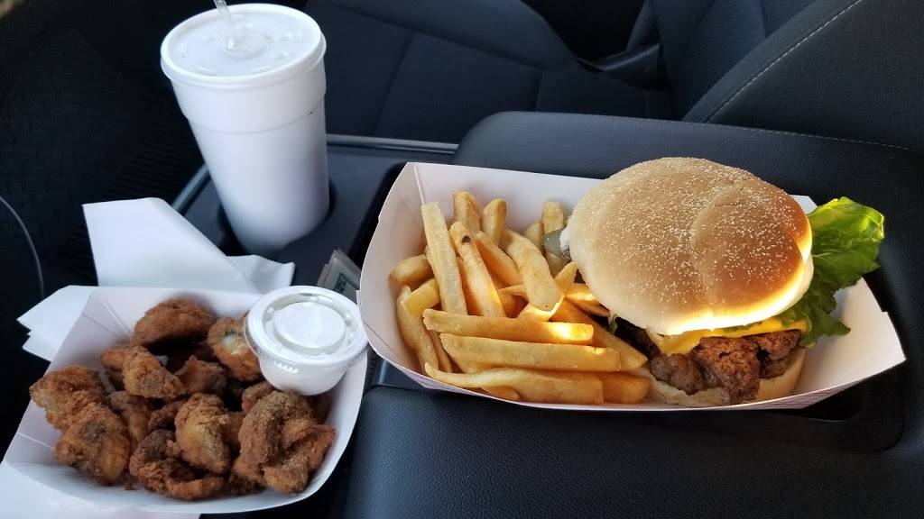 Ole Hitchin Post | restaurant | 109 Center St, Larwill, IN 46764, USA | 2602481270 OR +1 260-248-1270