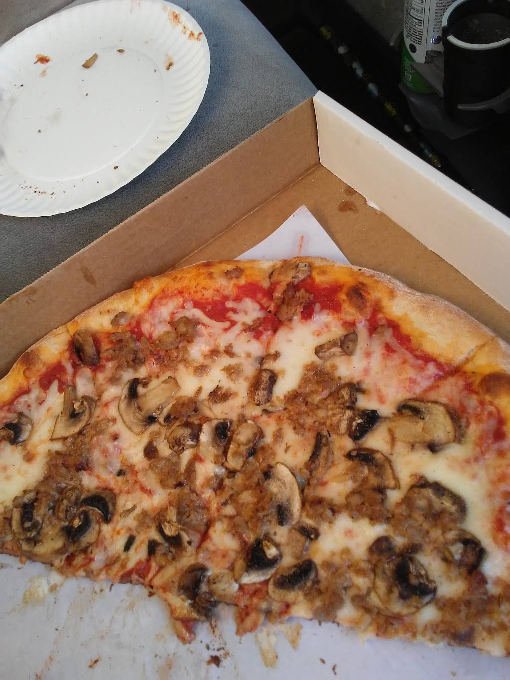 Gabriela Tomato Pie | restaurant | 900 Jefferson Ave, Bristol, PA 19007, USA | 2157881622 OR +1 215-788-1622