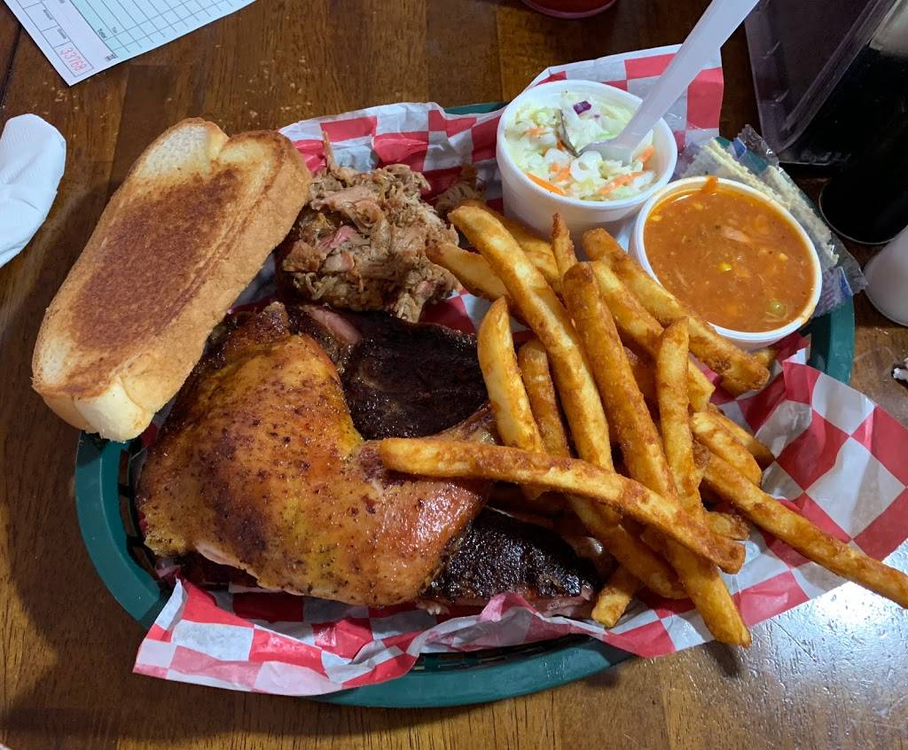 Sweet Ts Smokehouse | restaurant | 701 S Hutchinson Ave, Adel, GA 31620, USA | 2298961665 OR +1 229-896-1665