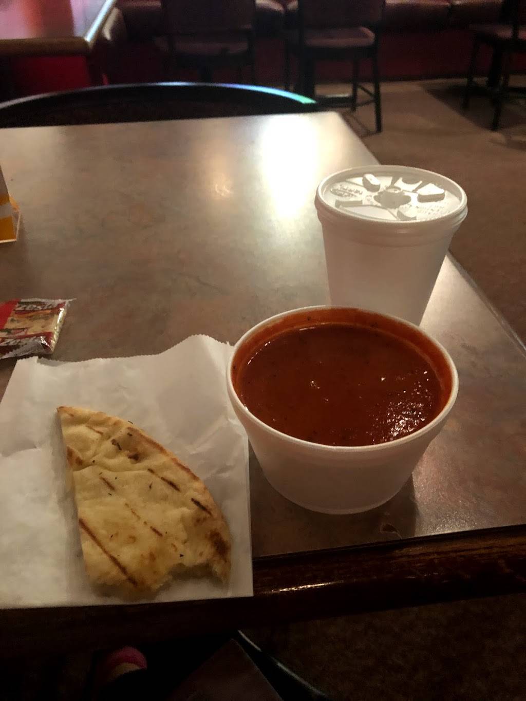 Fieldhouse Bar & Grill | restaurant | 2451 Riverside Dr, Ottawa, ON K1H 7X7, Canada | 6137366203 OR +1 613-736-6203