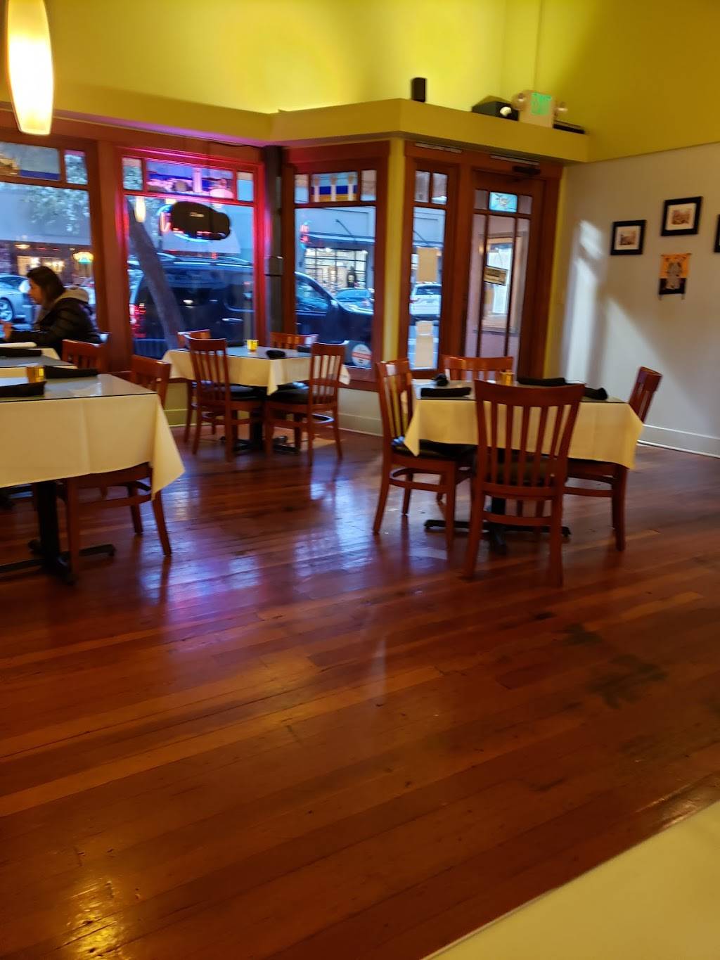 Cafe Petra | restaurant | 163 E 2nd St, Chico, CA 95928, USA | 5307176789 OR +1 530-717-6789