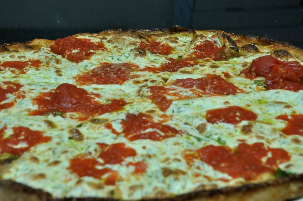 Mulberry Street Bay Shore | restaurant | 192 Howells Rd, Bay Shore, NY 11706, USA | 6316652004 OR +1 631-665-2004