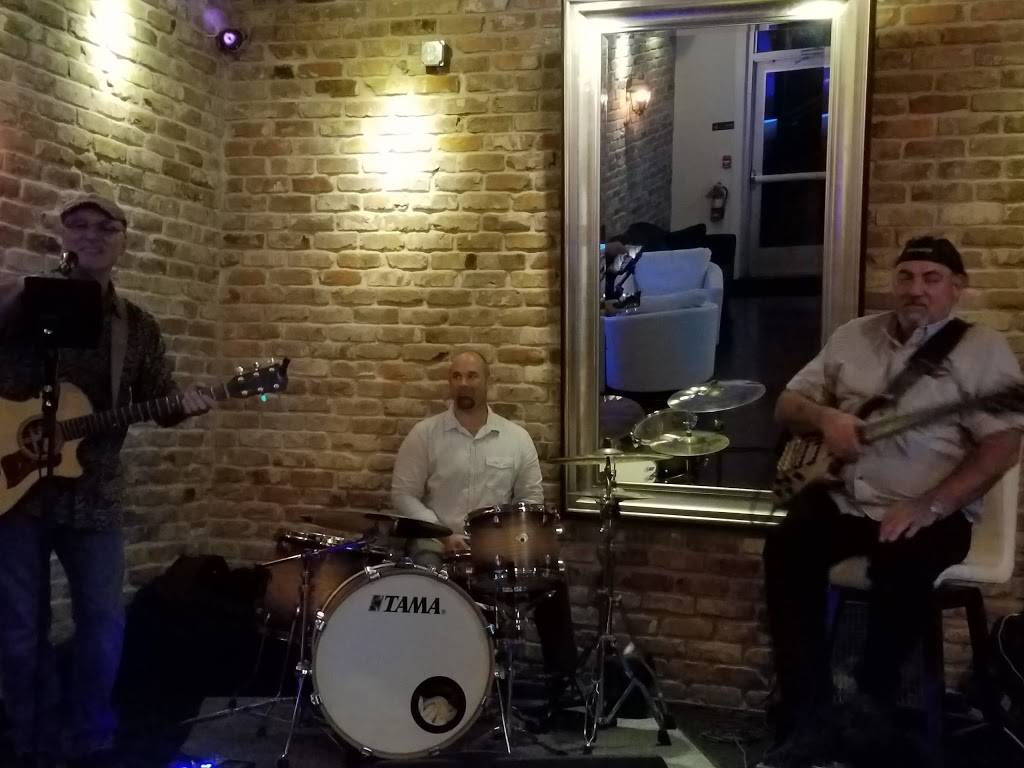 Foundry on the Bayou | restaurant | 715 W 1st St, Thibodaux, LA 70301, USA | 9853874070 OR +1 985-387-4070