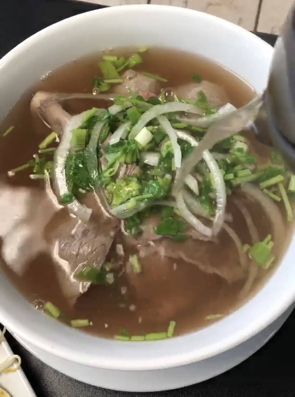 Vietnoms Café | restaurant | 33 Water St, Guilford, CT 06437, USA | 2036895299 OR +1 203-689-5299