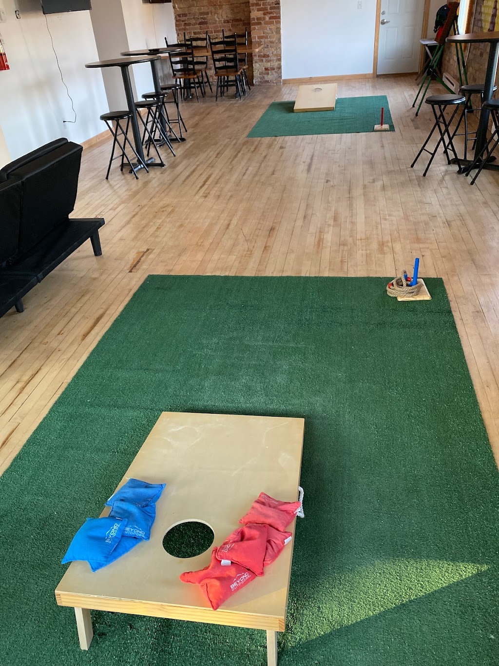 Golden Bulldog | restaurant | 318 N 18th Ave E, Duluth, MN 55812, USA | 2184640100 OR +1 218-464-0100