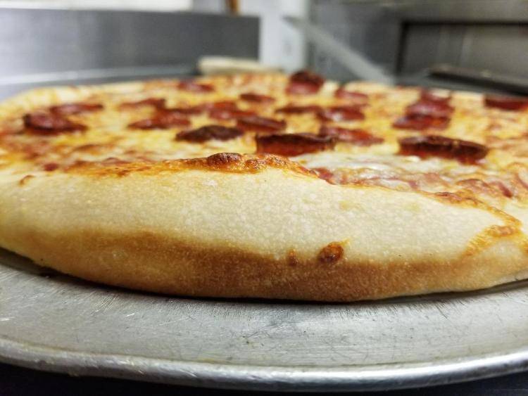 Mojoes Pizza | restaurant | 337 Genesee St, Rochester, NY 14611, USA | 5852353930 OR +1 585-235-3930