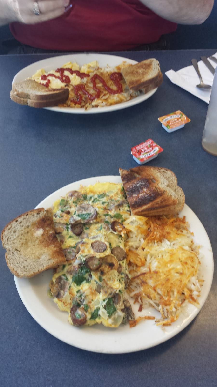 De Leos Breakfast House | restaurant | 751 Fall River Ave, Seekonk, MA 02771, USA | 5083365570 OR +1 508-336-5570