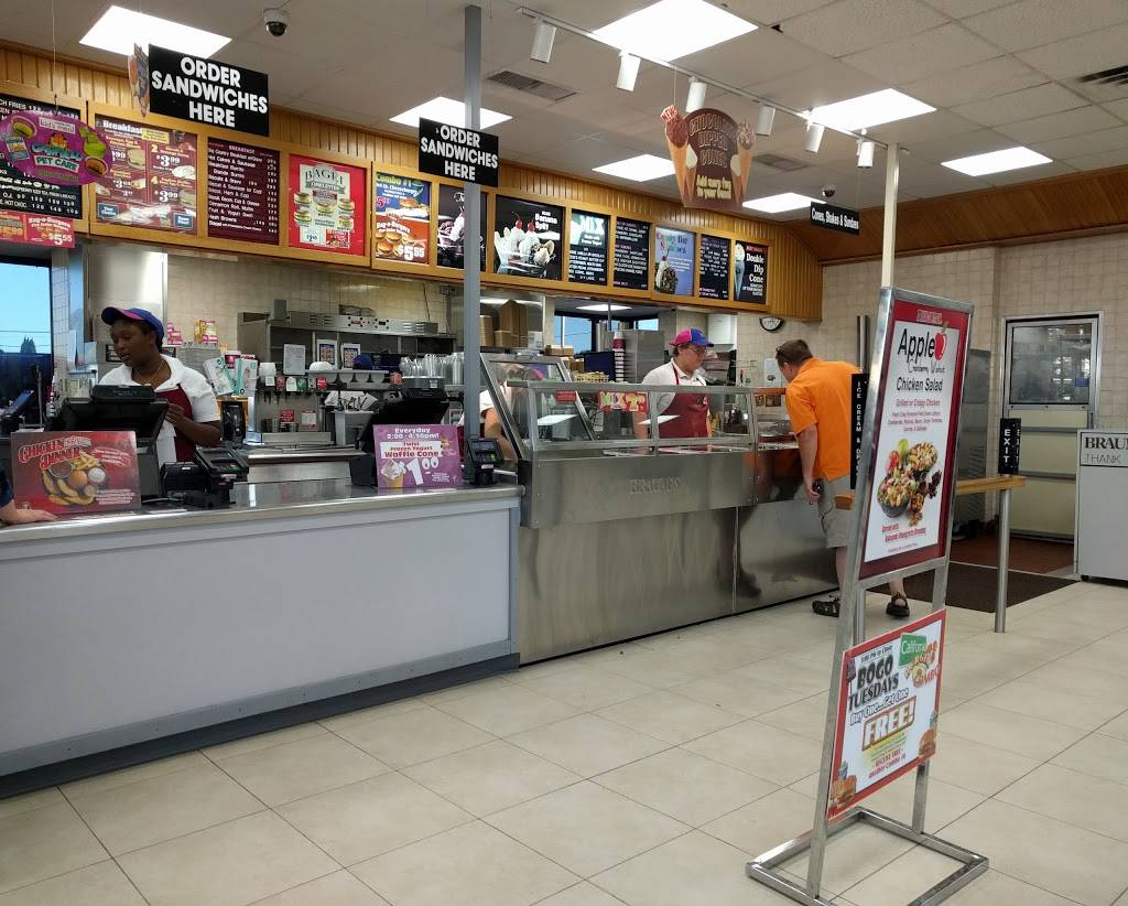 Braums Ice Cream & Burger Restaurant | restaurant | 1820 S Goliad St, Rockwall, TX 75087, USA | 9727723133 OR +1 972-772-3133