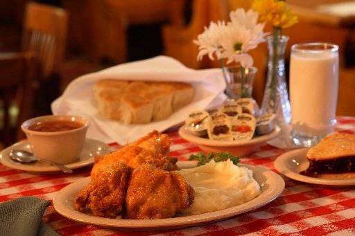 Mrs. Knotts Chicken Dinner Restaurant | restaurant | 8039 Beach Blvd, Buena Park, CA 90620, USA | 7142205055 OR +1 714-220-5055