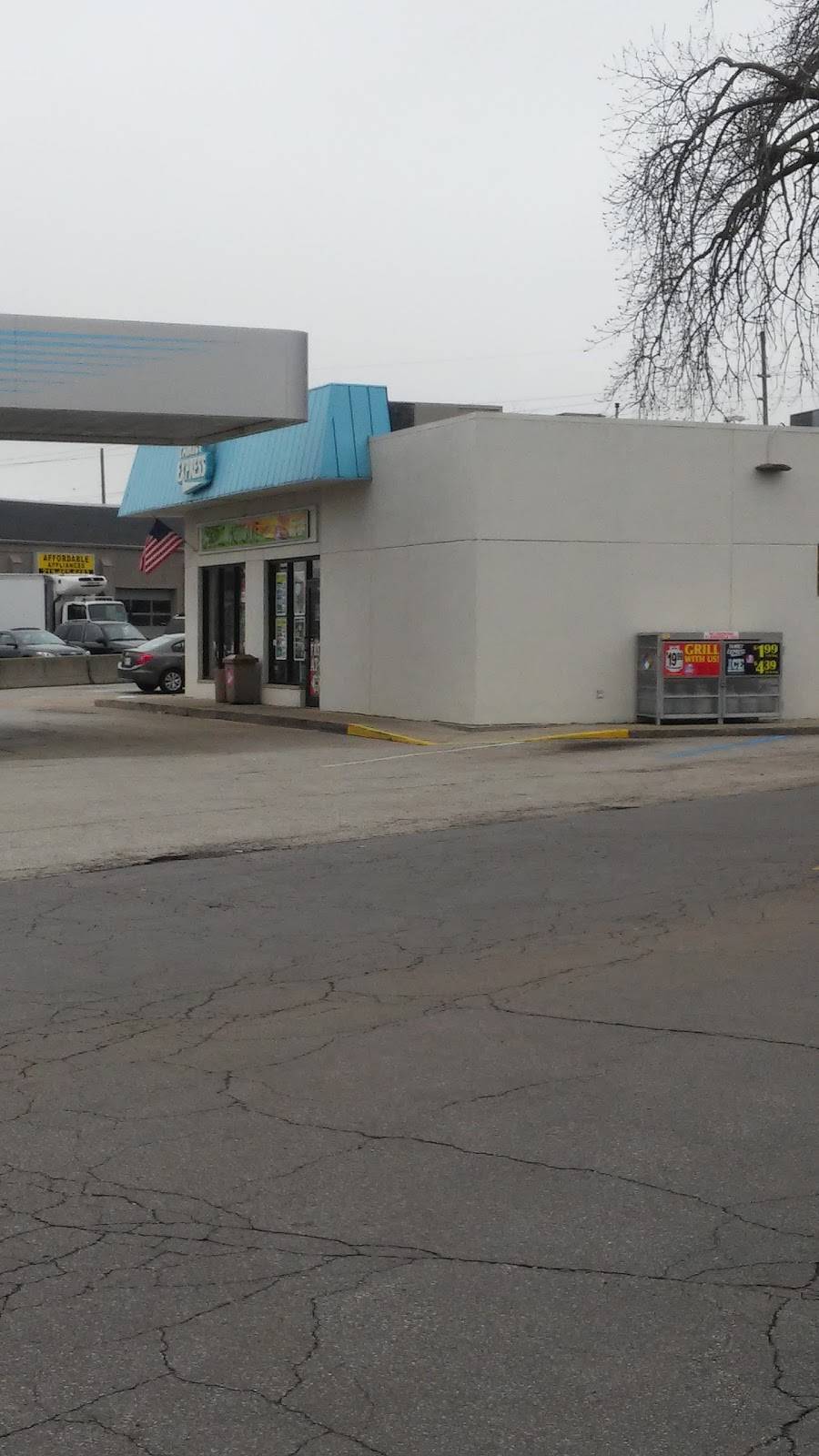 Family Express | restaurant | 1612 E Lincolnway, Valparaiso, IN 46383, USA | 2194641475 OR +1 219-464-1475