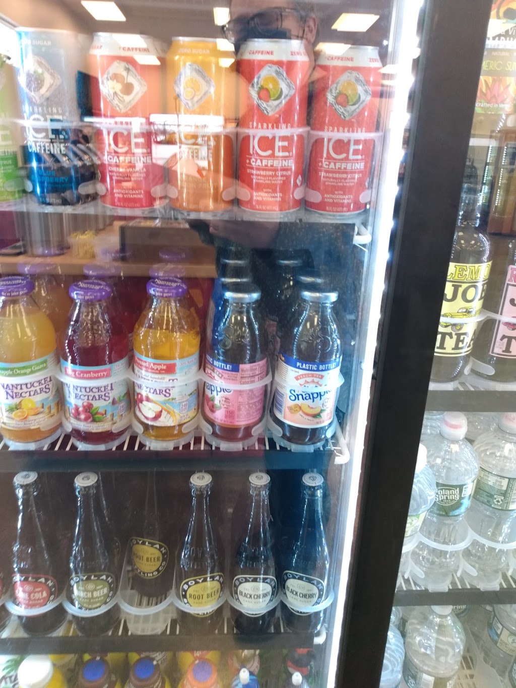 Red Barn Market & Deli | restaurant | 47 Tilley Dr, South Burlington, VT 05403, USA | 8028603990 OR +1 802-860-3990