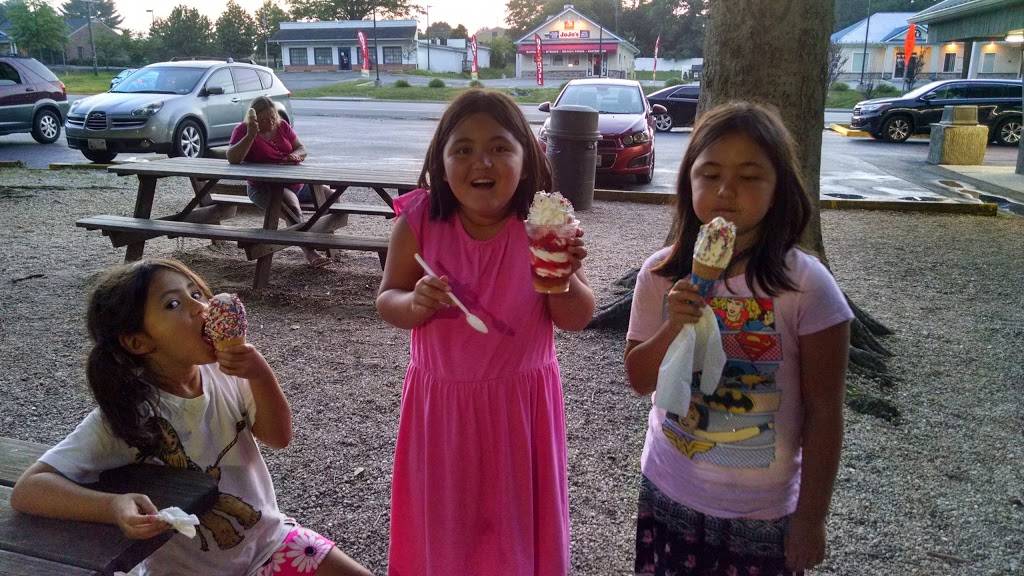 Real Mc Coy Dairy Creme | restaurant | 2544 Augustine Herman Hwy, Chesapeake City, MD 21915, USA | 4108852491 OR +1 410-885-2491